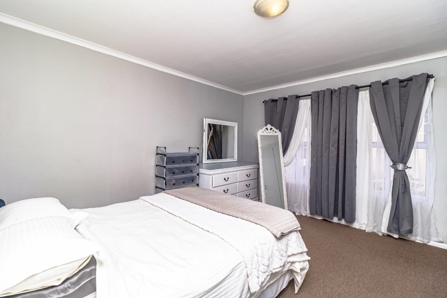 2 Bedroom Property for Sale in West Beach Western Cape